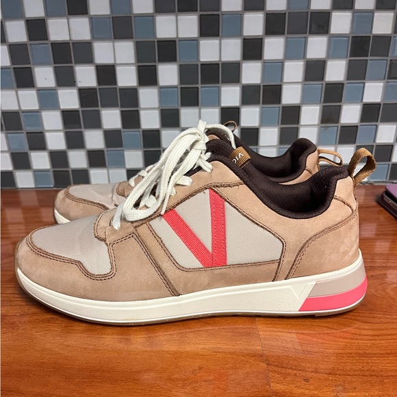 Vionic Shoes - Vionic Womens Sneakers Size 7.5
